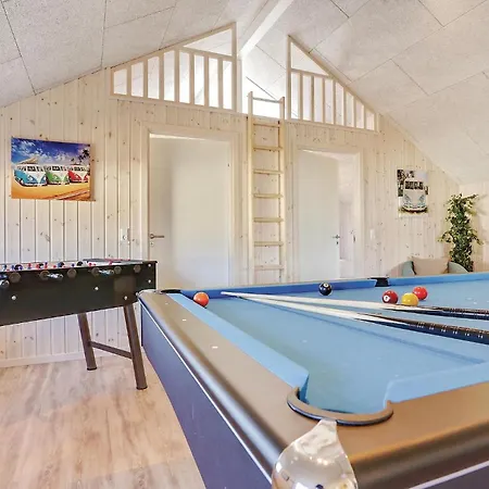 Casa vacanze 5 Bedroom Awesome In Bogense *