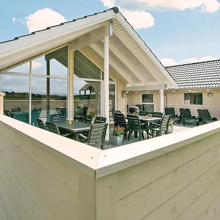 Casa vacanze 5 Bedroom Awesome In Bogense Bogense