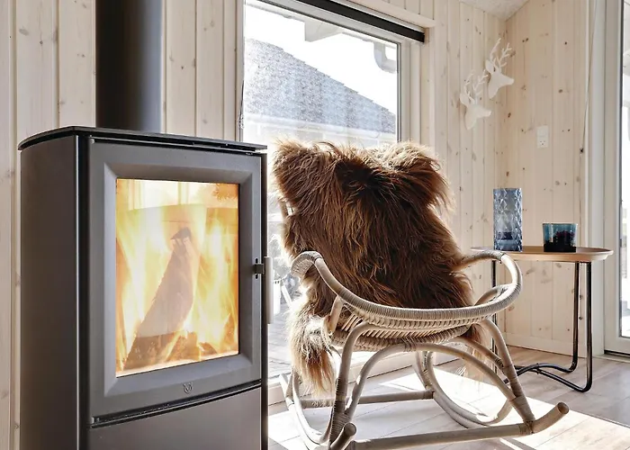 5 Bedroom Awesome In *